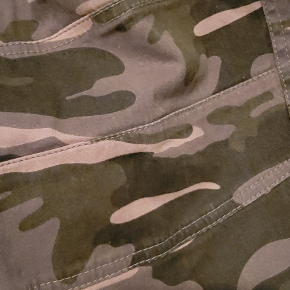 Across The Pond Signature Line Green Camo Mens Drawstring Jogger Pants - Size 2X - Picture 10 of 11
